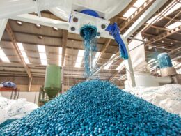 Transformando Resíduos em Riqueza: Como a JBS Eleva a Reciclagem de Plástico a 6 Mil Toneladas em 2024!