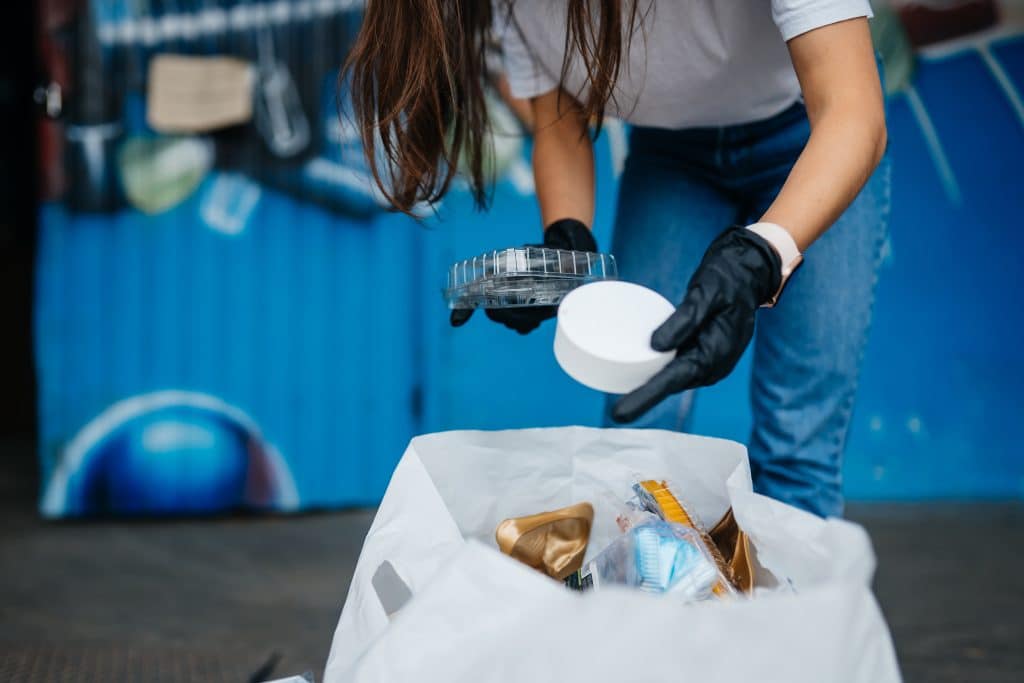 Indústria da reciclagem química já acumula mais de 400 bilhões de euros em investimentos